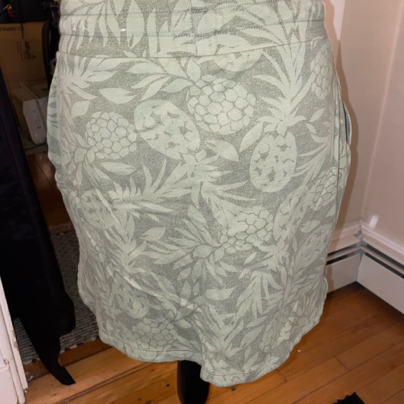 Croft & Barrow Women’s Pineapple Print Skort - Picture 2 of 5